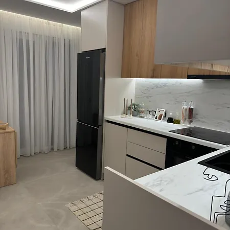Lovely 2-bedroom Free Parking Natural Apartamento Golem (Tirana)