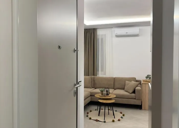 Lovely 2-bedroom Free Parking Natural דירה *