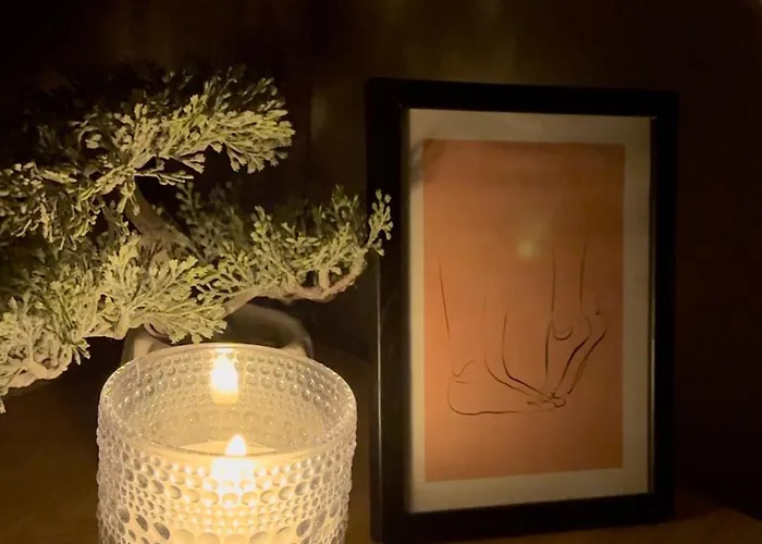 Lovely 2-bedroom Free Parking Natural דירה *