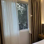 Lovely 2-bedroom Free Parking Natural شقة *