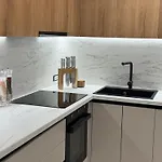 Lovely 2-bedroom Free Parking Natural * غوليم