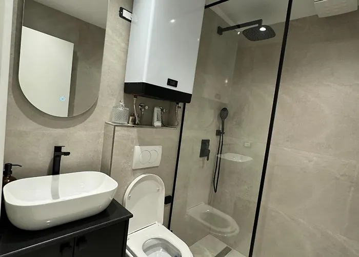 Lovely 2-bedroom Free Parking Natural Apartment