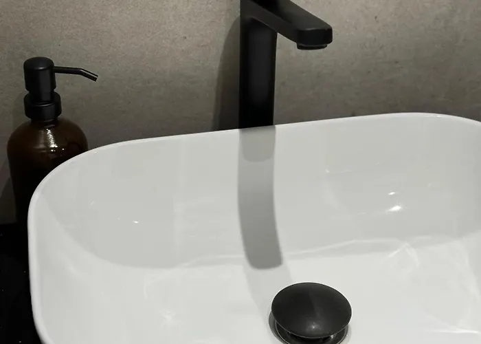 Lovely 2-bedroom Free Parking Natural Apartment