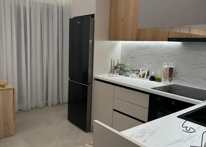 Lovely 2-bedroom Free Parking Natural Apartment Golem (Tirana)