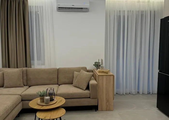 Lovely 2-bedroom Free Parking Natural * Golem (Tirana)