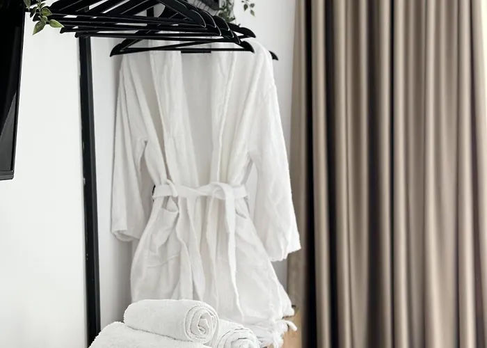 Lovely 2-bedroom Free Parking Natural Golem (Tirana)