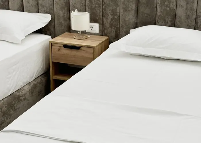 Lovely 2-bedroom Free Parking Natural * Golem (Tirana)